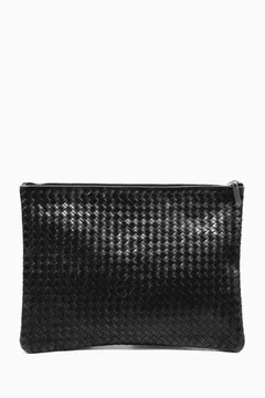 أسود