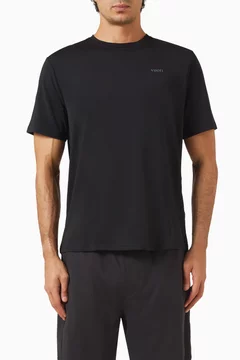 أسود