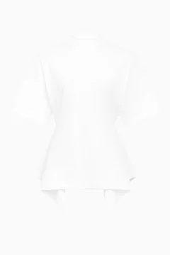 أبيض