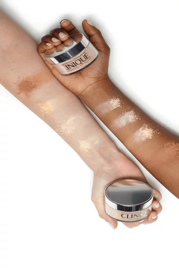 بودرة بلينديد للوجه درجة ترانسبيرنسي 8 مع فرشاة، 25 غرام