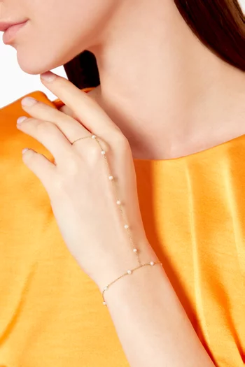 Pearl Hand Chain in 18kt Gold