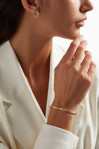 Petite Infinity Diamond Huggie Hoop Earrings in 18kt Yellow Gold