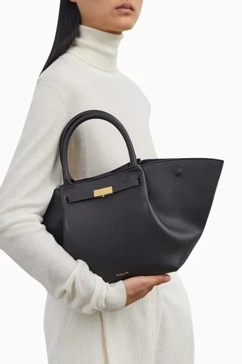 The Midi New York Tote Bag in Grained Leather