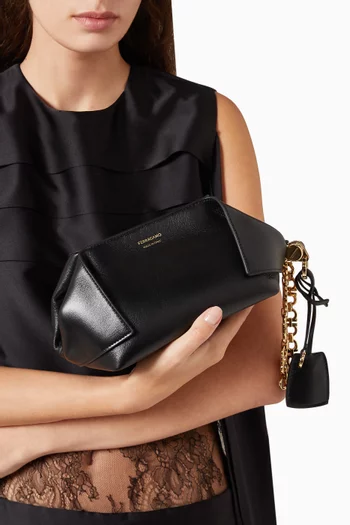 Chain Clutch in Calf Leather