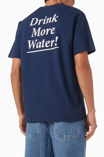 تي شيرت بعبارة Drink More Water قطن