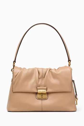The Crisitna Messenger Shoulder Bag in Leather