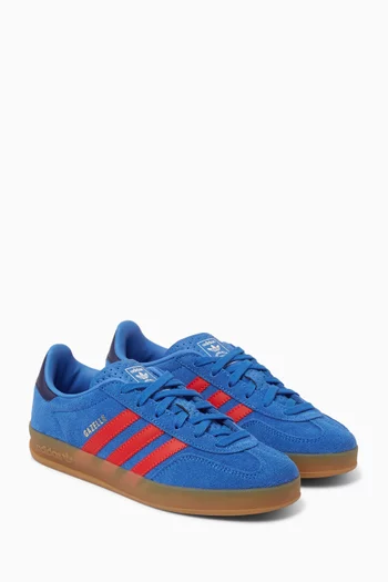 Gazelle Low-top Sneakers in Suede
