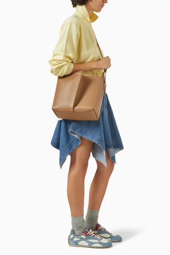 Medium Bilbao Bucket Bag in Leather