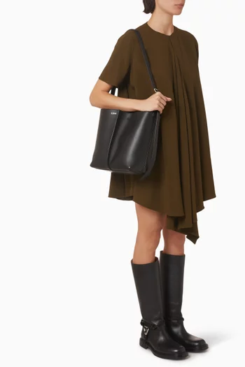 Medium Bilbao Bucket Bag in Leather