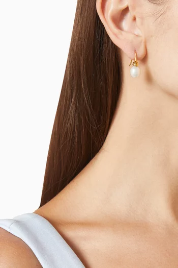 Odette Pearl Earrings in 18kt Gold PVD-Plated Stainless Steel