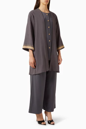 طقم من أربع قطع