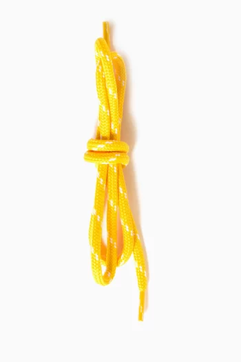 أربطة مضلعة بلونين