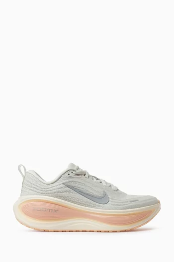Vomero Plus Sneakers