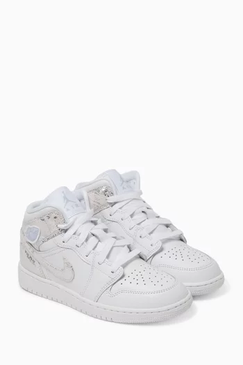 Air Jordan 1 Mid SE Sneakers