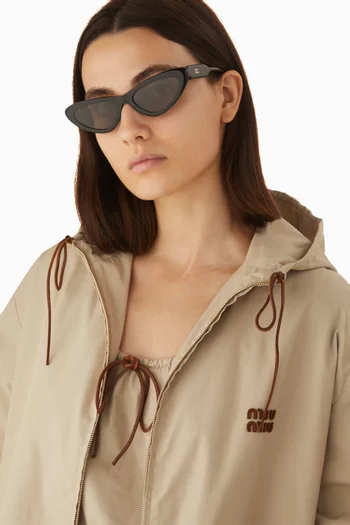 Cat-eye Sunglasses in Acetate