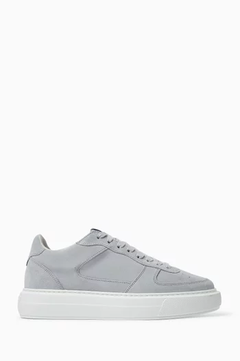 Court Sneakers in Suede