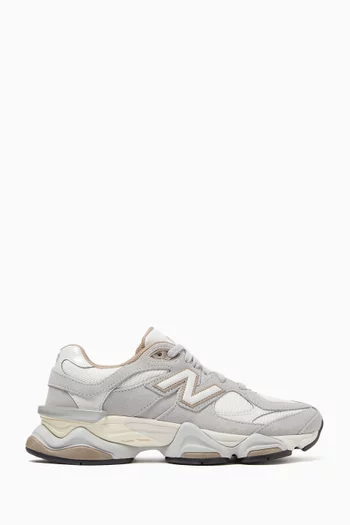 9060 Sneakers in Suede & Mesh