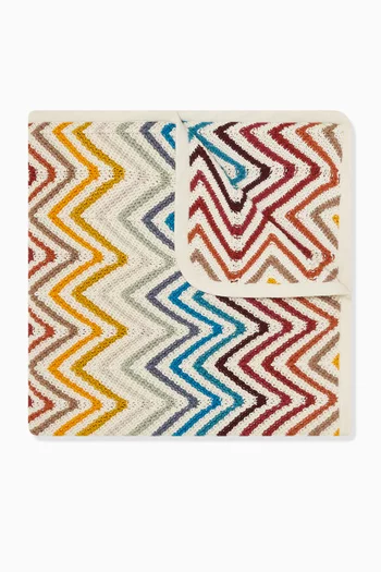 Zig-zag Printed Blanket in Knit