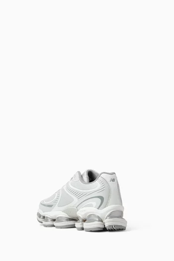 Abzorb 2000 Sneakers in Mesh