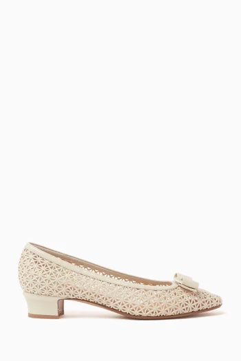 Macramé Vara Bow 30 Pumps