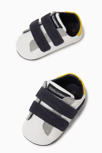 Logo Sneakers