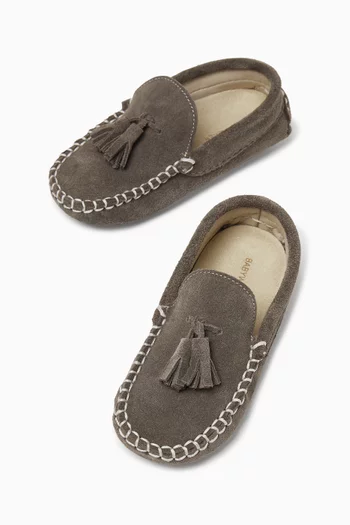 Tasselled Loafers in Suede