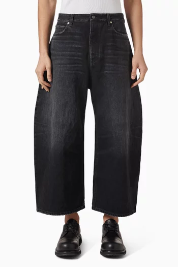 Curved Jeans in Denim