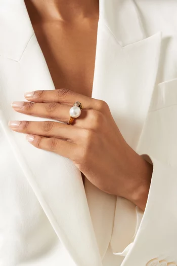 Pearl-like Skull Ring in Brass