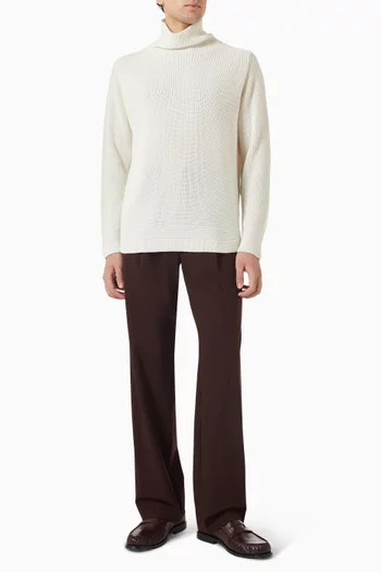 Ribbed Turtleneck Sweater in Cashmere-knit