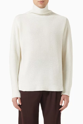Ribbed Turtleneck Sweater in Cashmere-knit
