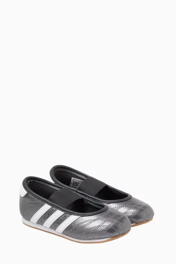 Taekwondo Mary Jane Flats in Leather