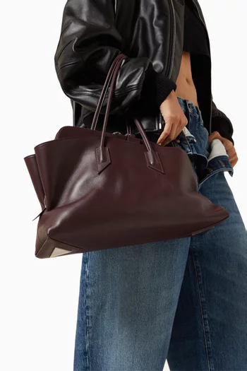 Medium La Passeggiata Top-handle Bag in Leather