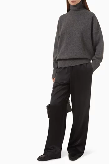 Classic Turtleneck Sweater in Wool