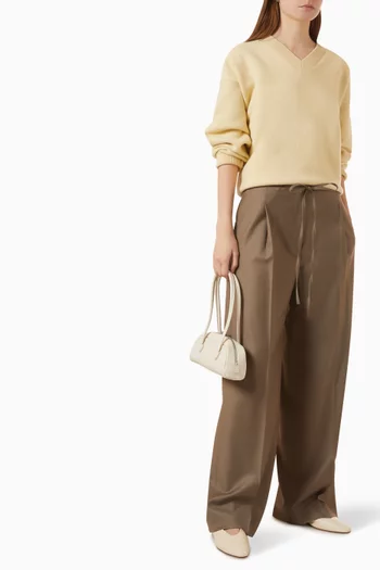 Classic V-neck Sweater in Wool