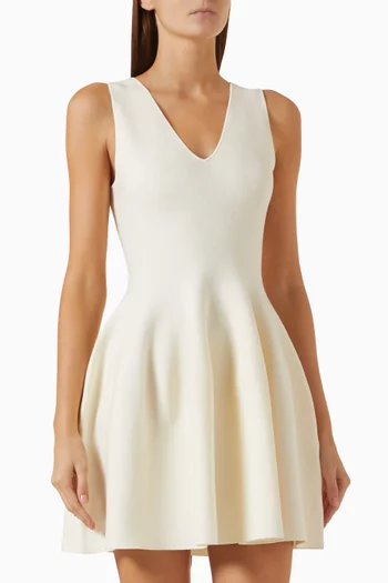 فستان قصير ومنسوج