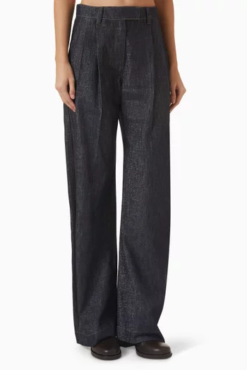 Loose Curved Jeans in Sparkling No-fade Denim