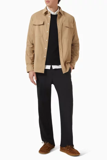 سترة بفتحة رقبة مستديرة وشعار الماركة بنفس اللون قماش منسوج