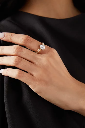 Pear-shaped Diamond Shank Ring in 18kt Gold