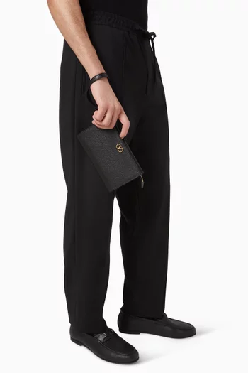 VLOGO Pouch in Grainy Calfskin
