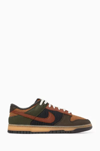 Dunk Low Retro Premium Sneakers in Suede