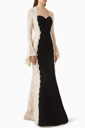 A crepe fish-cut gown featuring a sweetheart neckline and a fitted silhouette, finished with delicate lace sleeves and layered cuffs, adorned with crystal embellishments.:BLK:M|220069961
