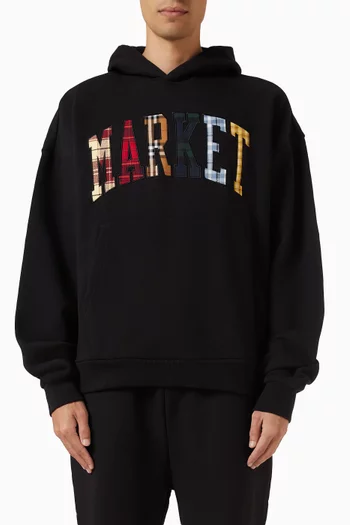 كنزة بغطاء رأس ورقعة شعار الماركة المقوس بنقشة مربعات