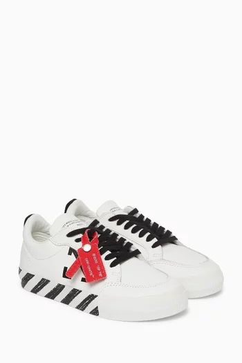B-Vulc Low-top Sneakers in Leather