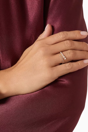 Three Stone Diamond Ring in 18kt White Gold