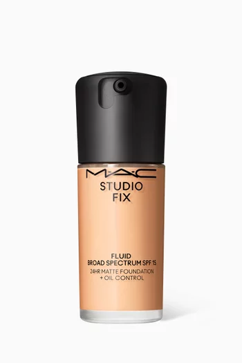 NC18 Studio Fix Fluid SPF 15 Matte Foundation, 30ml