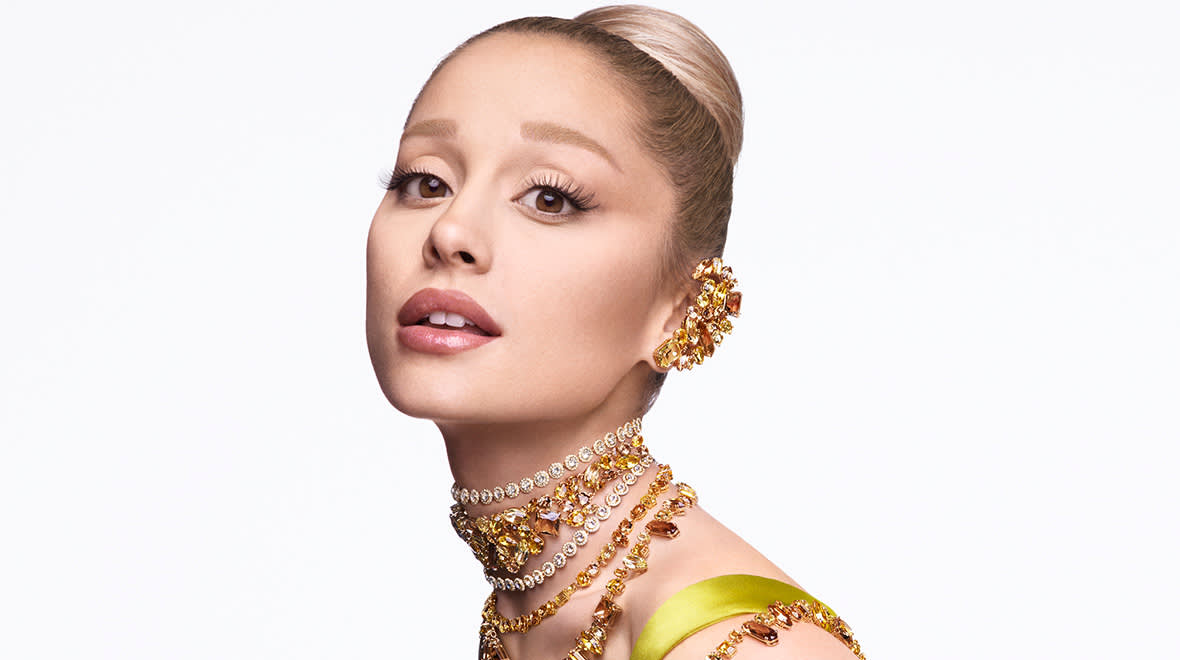 BC1 FALL T1 ME BAN-DIS-ON-MODEL-GEMA-NO-TATTOO-1180x660 RGB