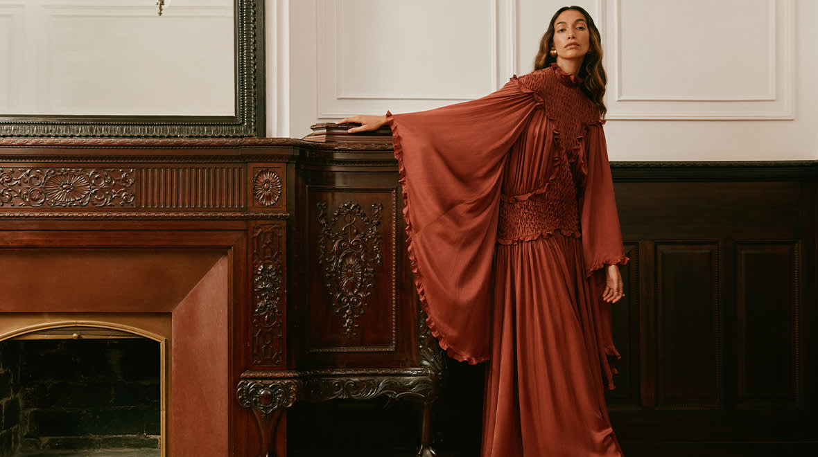 Sleeved Dresses DSK PLP Banner