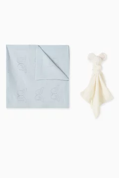 أزرق