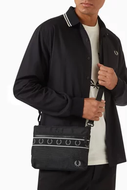 ★FRED PERRY★ Contrast Tape Sacoche Bag 102 CFPU2336271102 ☆FRED PERRY☆ Contrast Tape Sacoche Bag 102 CFPU2336271102