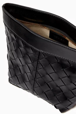 クラッチバッグ BOTTEGA VENETA BLACK LEATHER SMALL FLIP FLAP POUCH Bottega Veneta Black Leather Small Flip Flap Pouch | italist